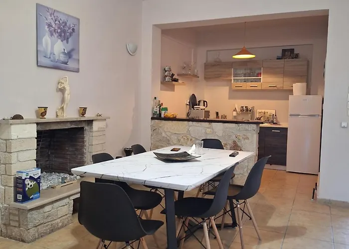 Ktima Manolas بيت للعطل كريوبيجي