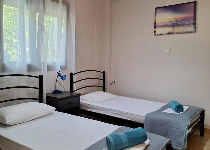 Ktima Manolas بيت للعطل